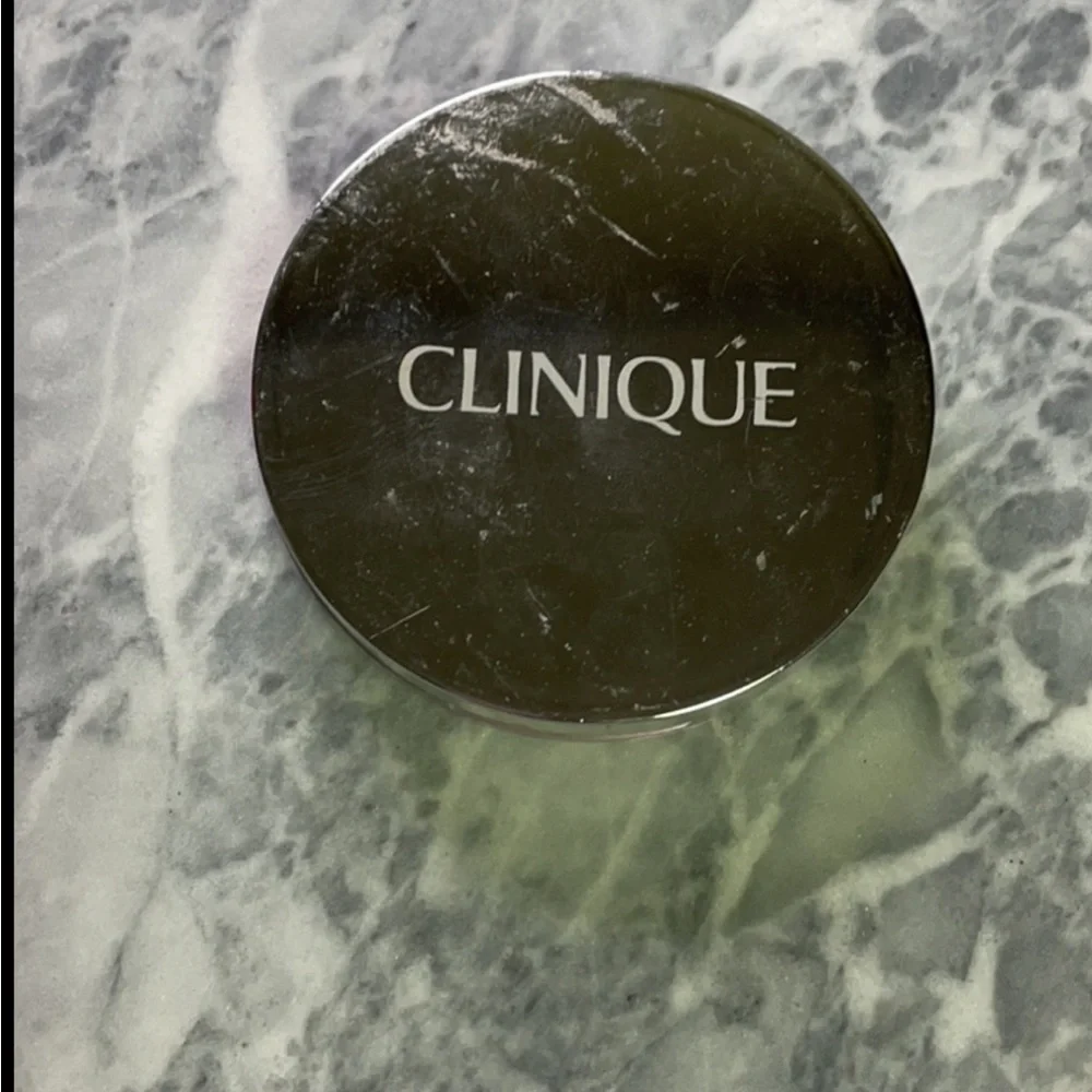 Clinique Stay Matte Sheer Pressed Powder‎ Foundation Stay Walnut